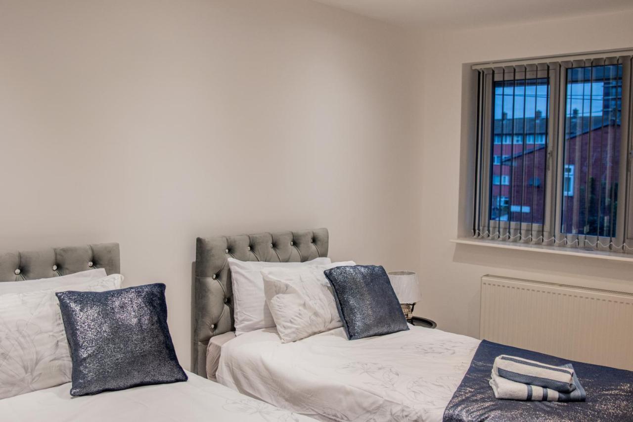 Bv Comfy Spacious 3 Bedroom House At Tatton Street Манчестер Екстер'єр фото