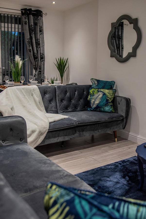 Bv Comfy Spacious 3 Bedroom House At Tatton Street Манчестер Екстер'єр фото