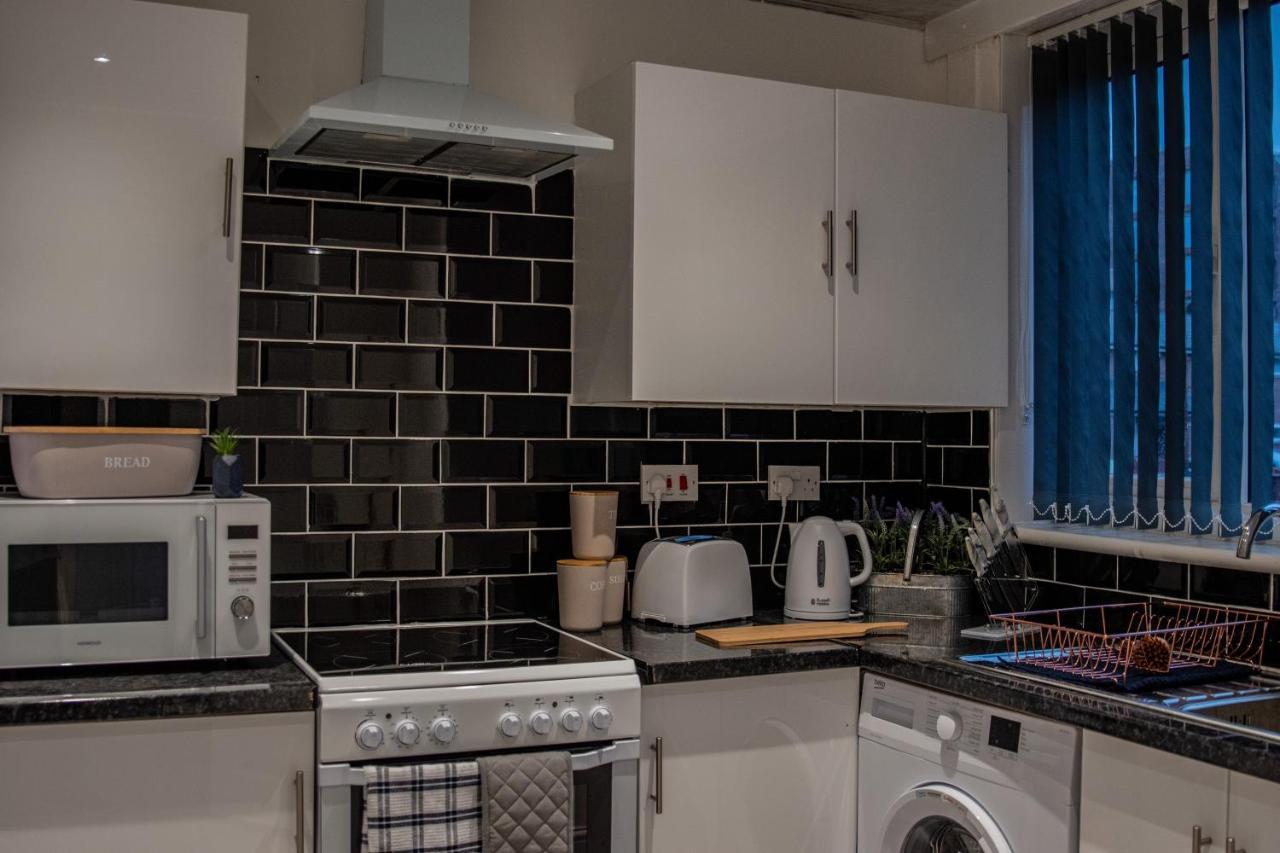 Bv Comfy Spacious 3 Bedroom House At Tatton Street Манчестер Екстер'єр фото