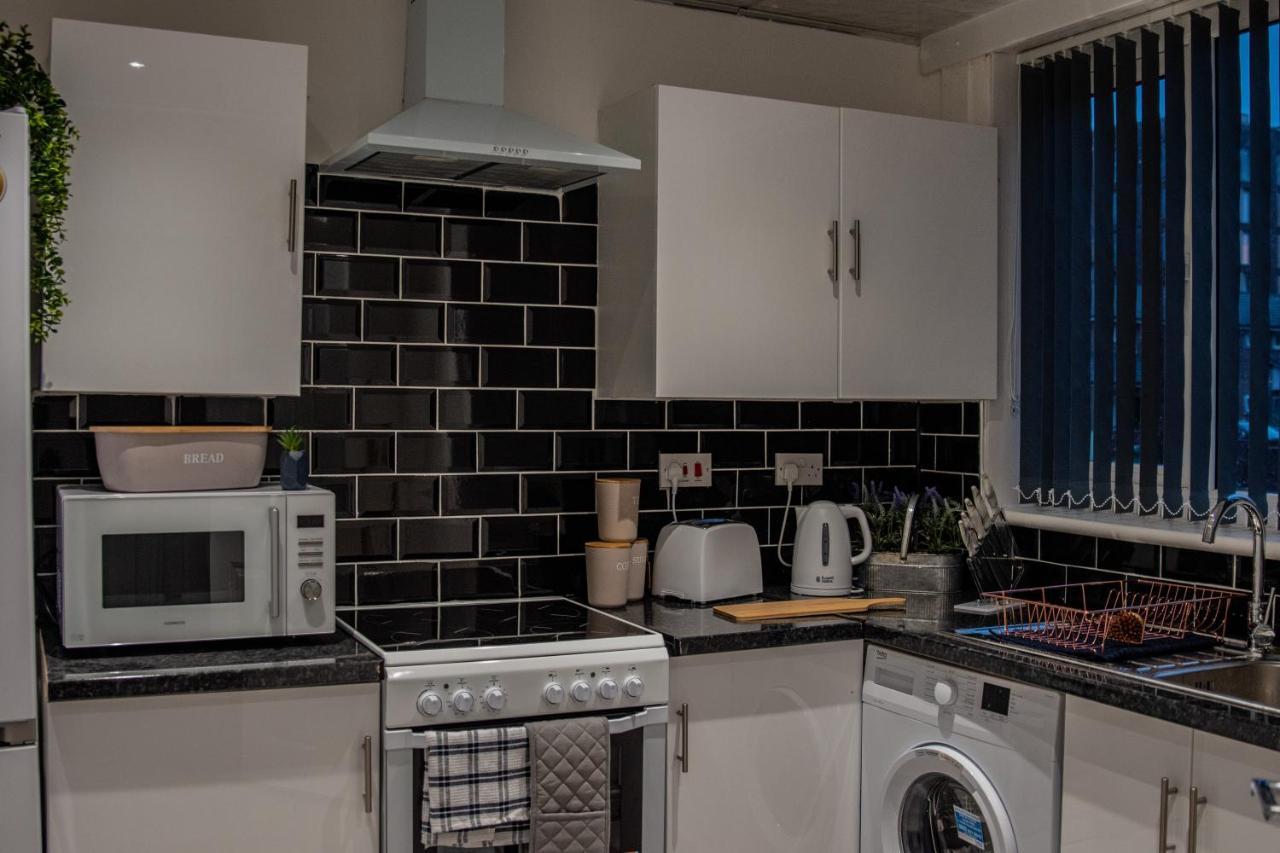Bv Comfy Spacious 3 Bedroom House At Tatton Street Манчестер Екстер'єр фото