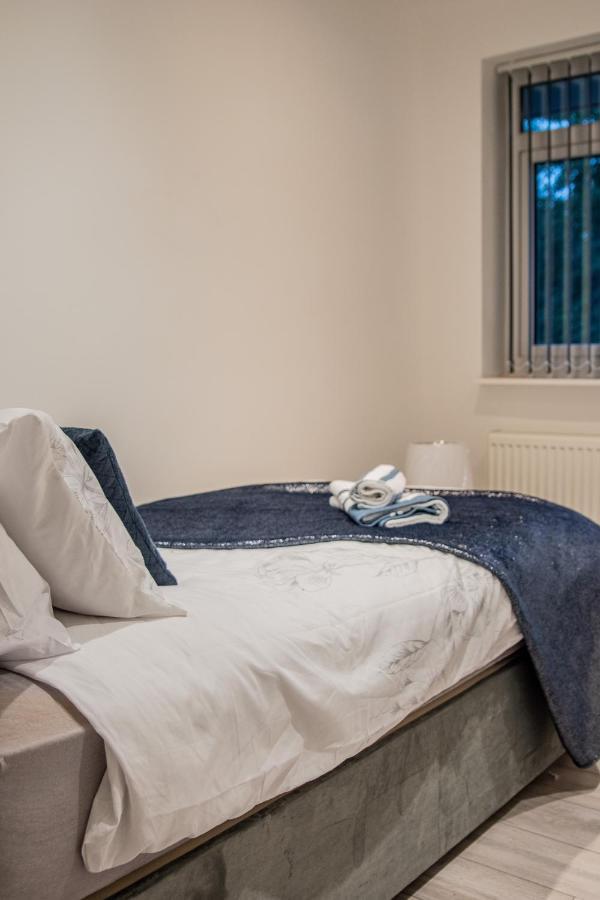 Bv Comfy Spacious 3 Bedroom House At Tatton Street Манчестер Екстер'єр фото