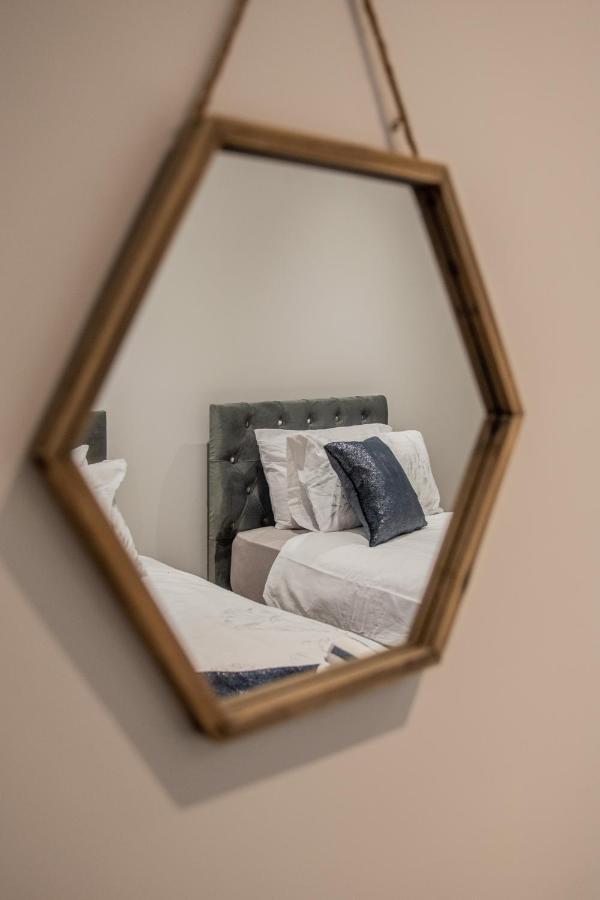 Bv Comfy Spacious 3 Bedroom House At Tatton Street Манчестер Екстер'єр фото
