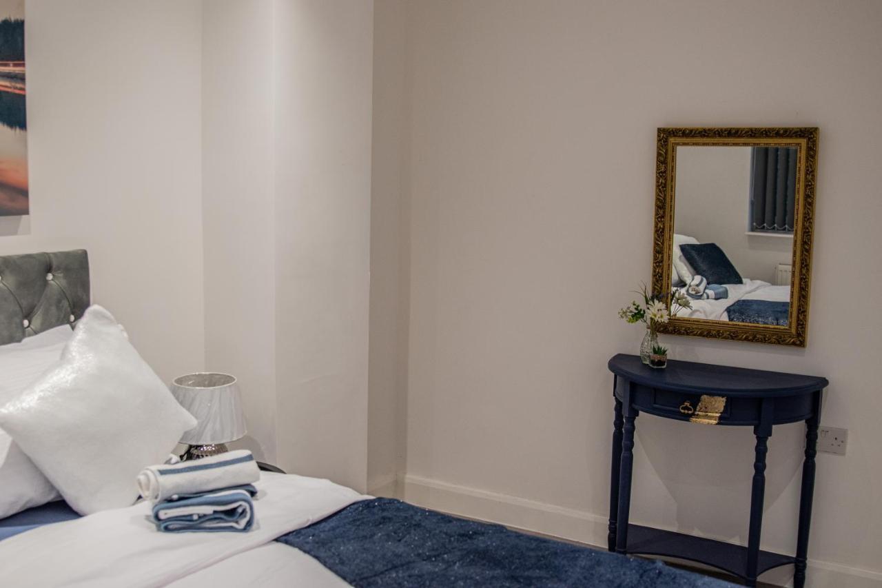 Bv Comfy Spacious 3 Bedroom House At Tatton Street Манчестер Екстер'єр фото