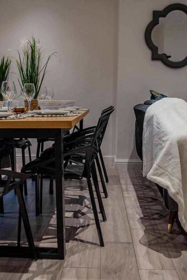 Bv Comfy Spacious 3 Bedroom House At Tatton Street Манчестер Екстер'єр фото
