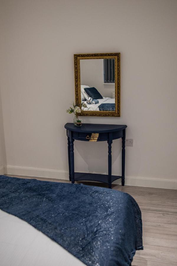 Bv Comfy Spacious 3 Bedroom House At Tatton Street Манчестер Екстер'єр фото